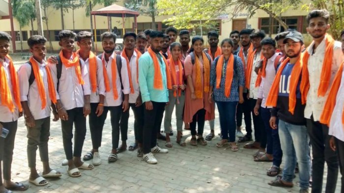 Karnataka govt's ominous silence at the communal mobilisation of students - Vimarsana News