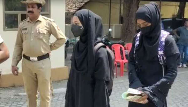 Hindu College, denies entry to students wearing burqas, sparks protests: UP