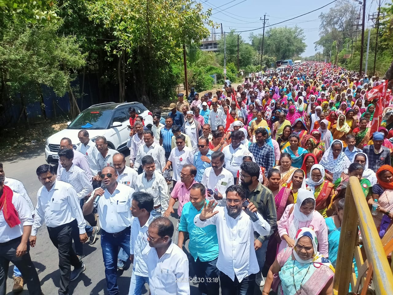 25,000 farmers march to Palghar district collectorate
