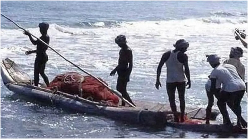 Gujarat: Harassed, discriminated, Muslim fishermen plea for mass euthanasia - Vimarsana News