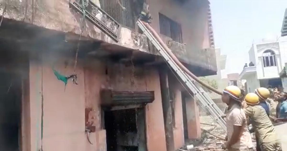 Mob sets three houses ablaze in Agra over interfaith relationship
